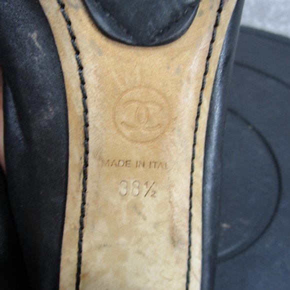 Chanel Heels Womens Size 38.5 Eu 8 Us  Black Leather Stretch Spirt Heels - Picture 10 of 10